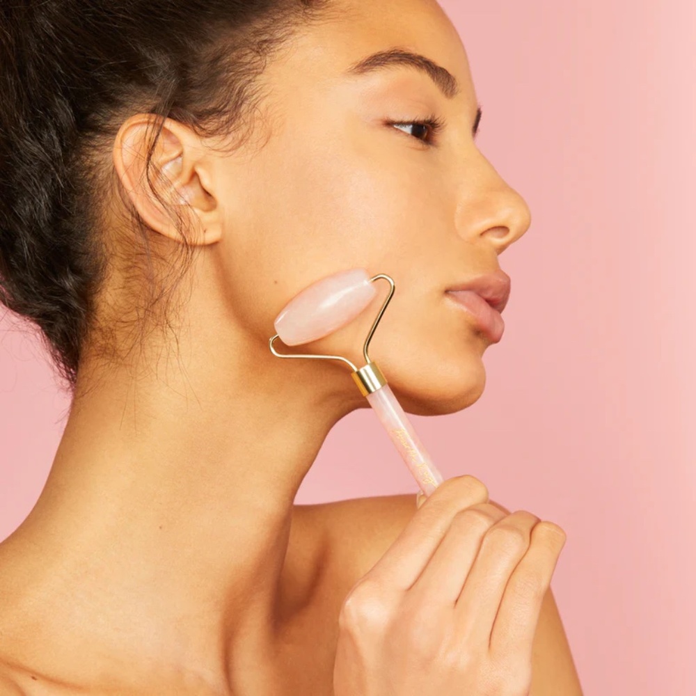 Fourth Ray Beauty rose quartz face roller